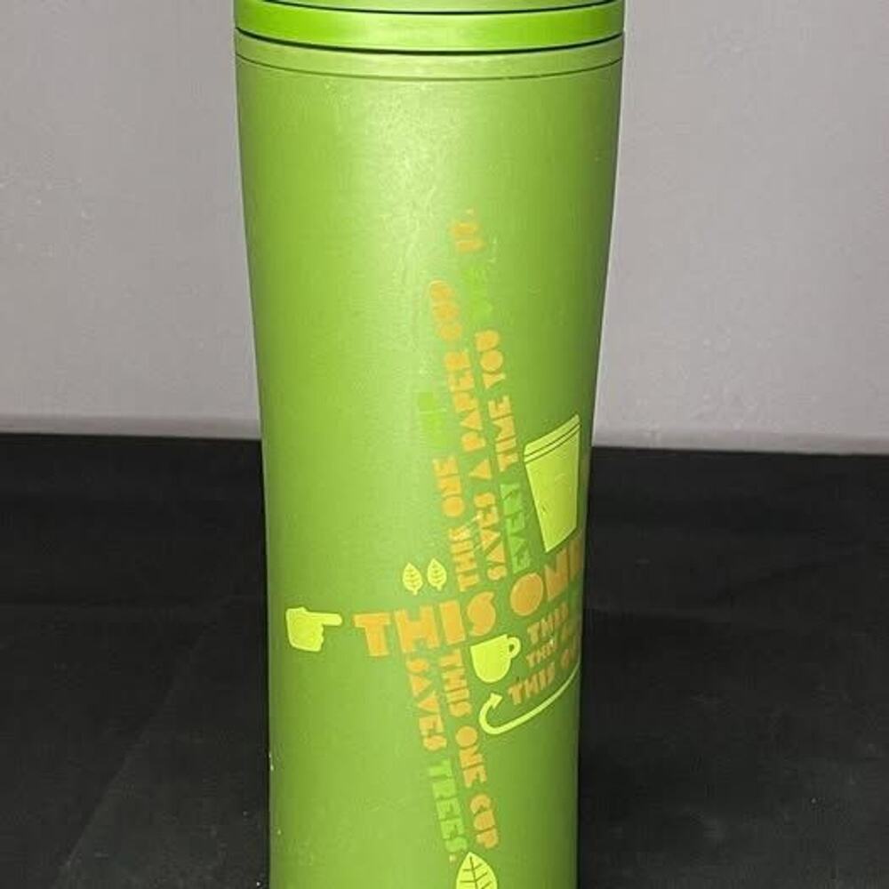Starbucks 2010 Green Tumbler & Lid 20 oz.
